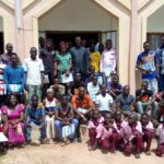 Photo de famille a l’issu de la présentation du présimètre aux jeunes du Boulkiemdé